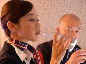 Những con cặc đen thùi lùi thay nhau nhấp lồn em